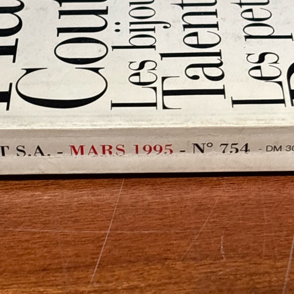 Vogue Paris March 1995 Magazine – Vintage 90s - Picture 3 of 3